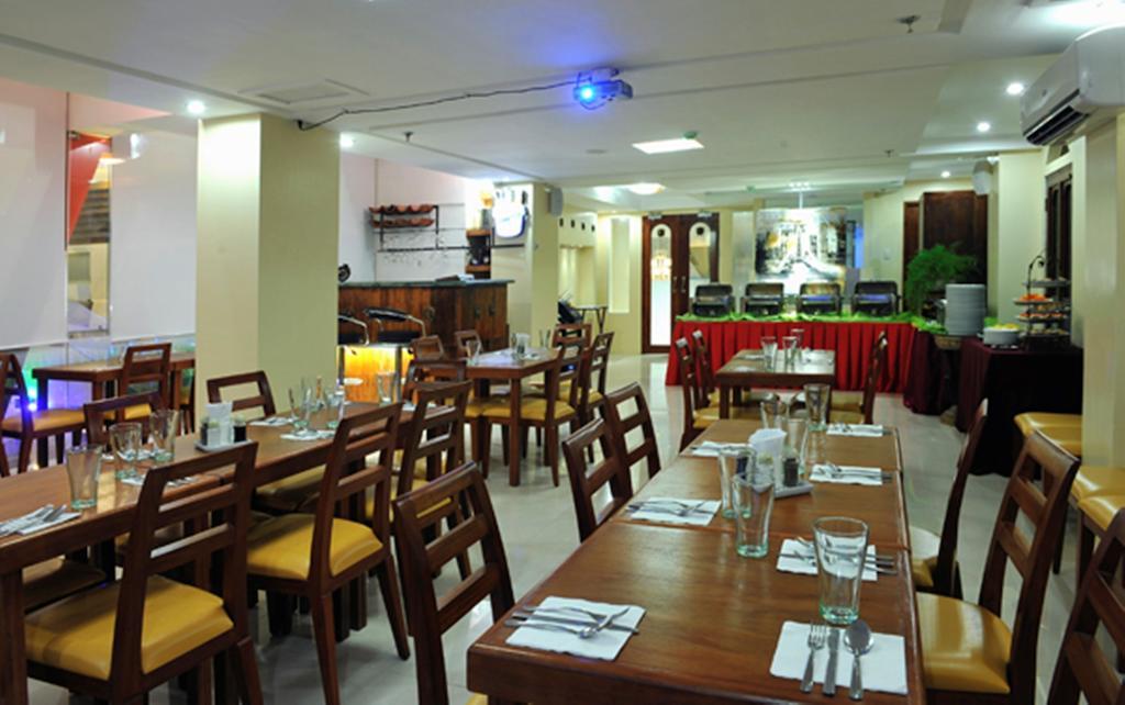 Wellcome Hotel Cebu Екстер'єр фото